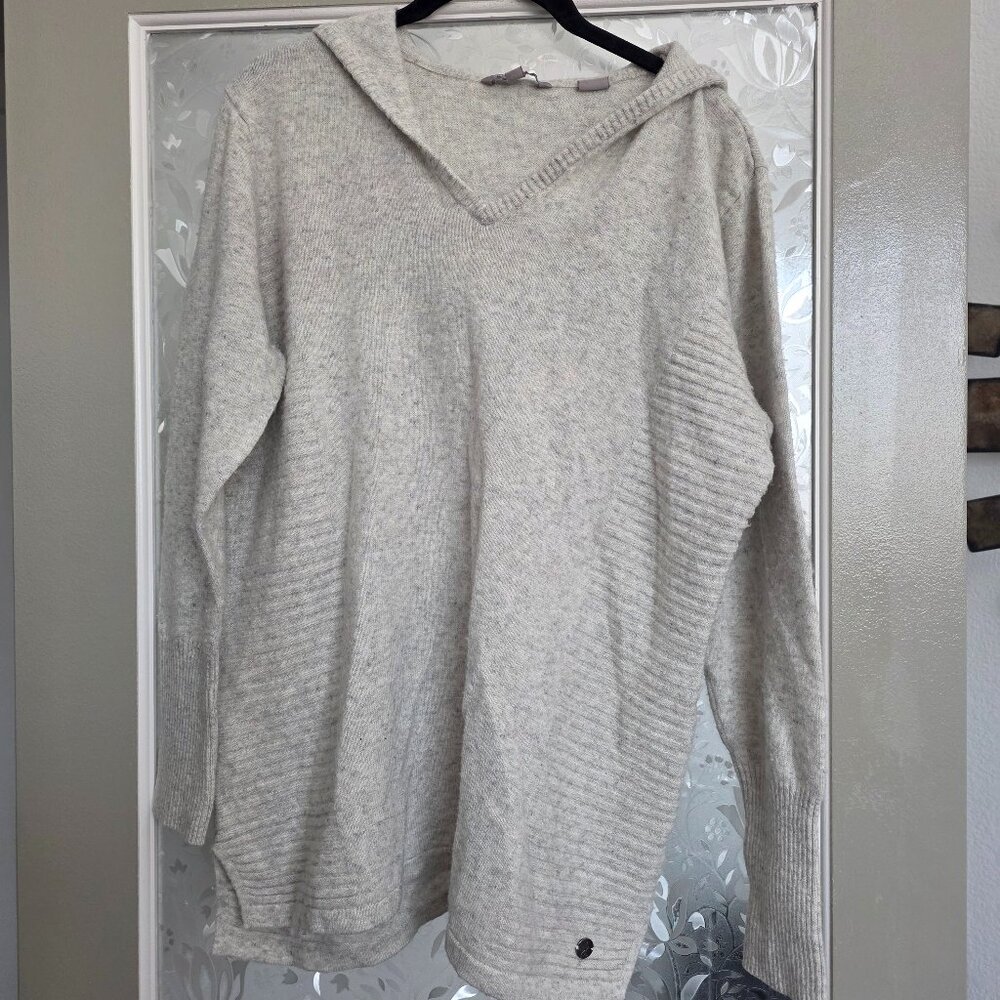 Tunic sweater with a hood - size XL